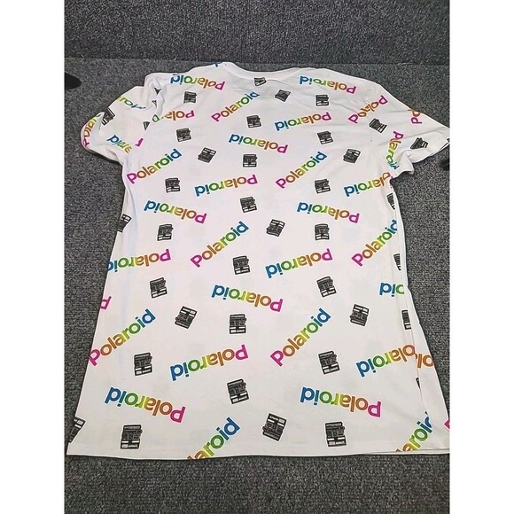 Polaroid Camera All Over Print Graphic TShirt Short Sleeve Size Medium - Picture 6 of 6